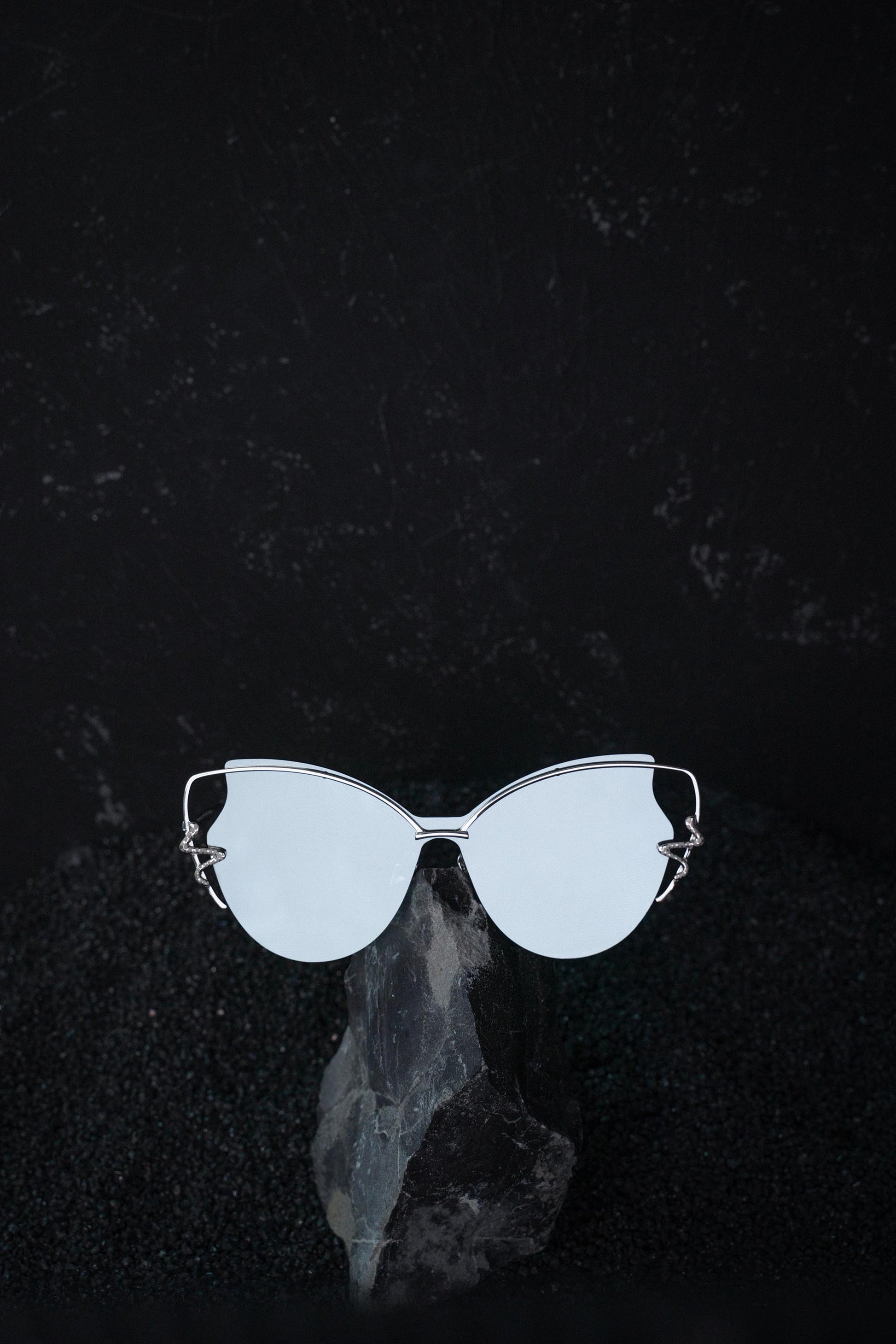 MYTH Greece retro cat eye mirror sunglasses. Womens laides transparent retro 70s butterfly shape sunglasses with snake shape rim decoration. thin  silver metal frame, elegant vibe