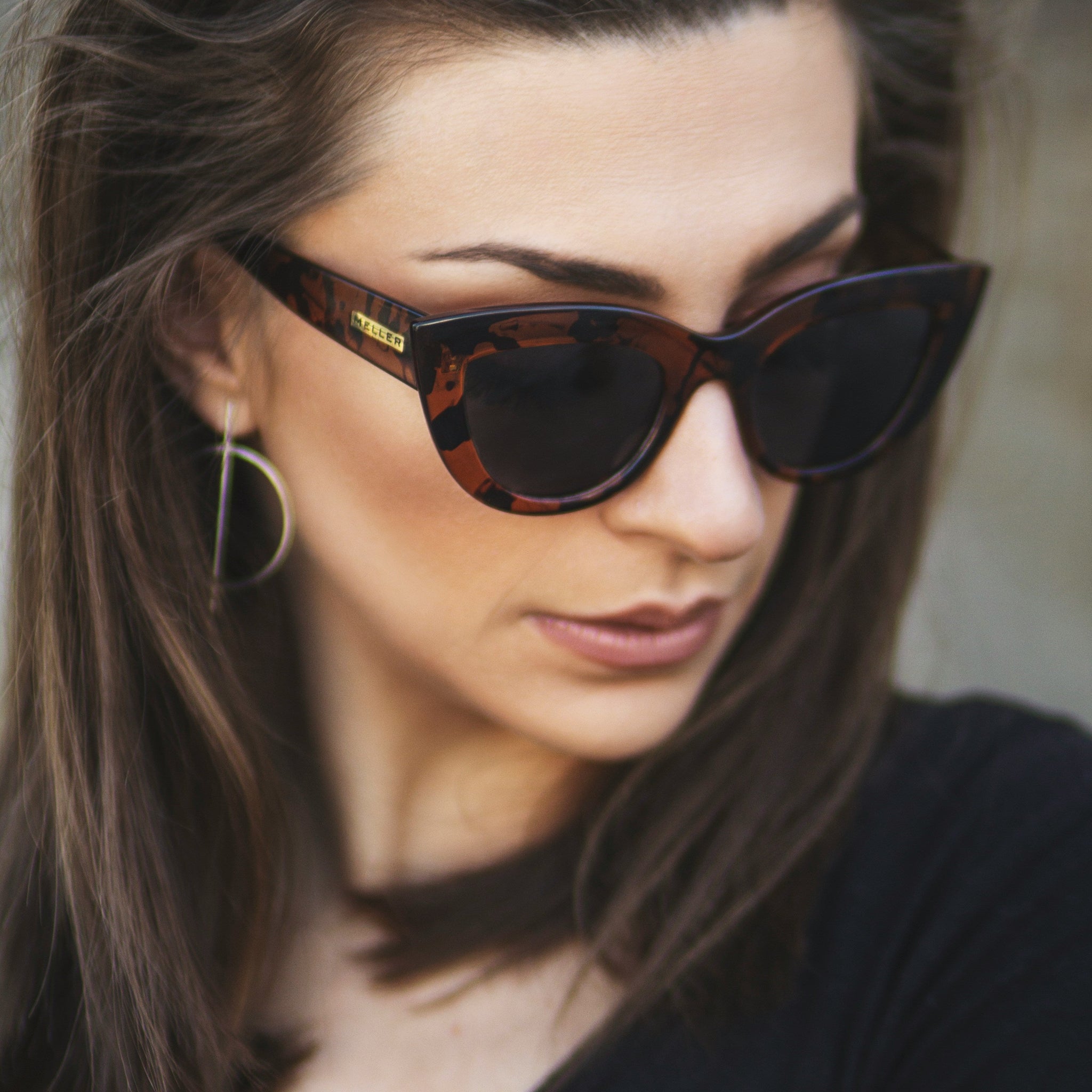What Sunglasses Make You Look Younger?
