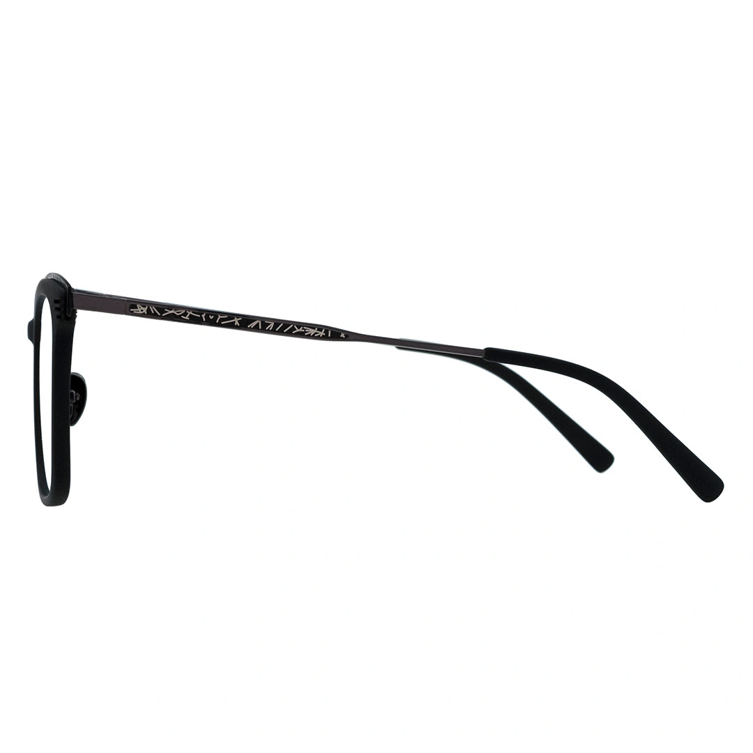 Black round glasses
